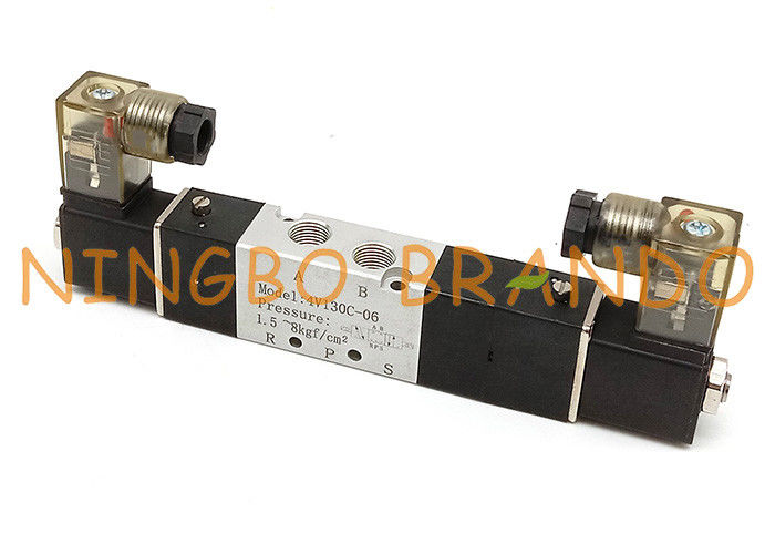 AirTACのタイプ4V130C-06 1/8&quot; 5/3の方法Pmeumaticの電磁弁